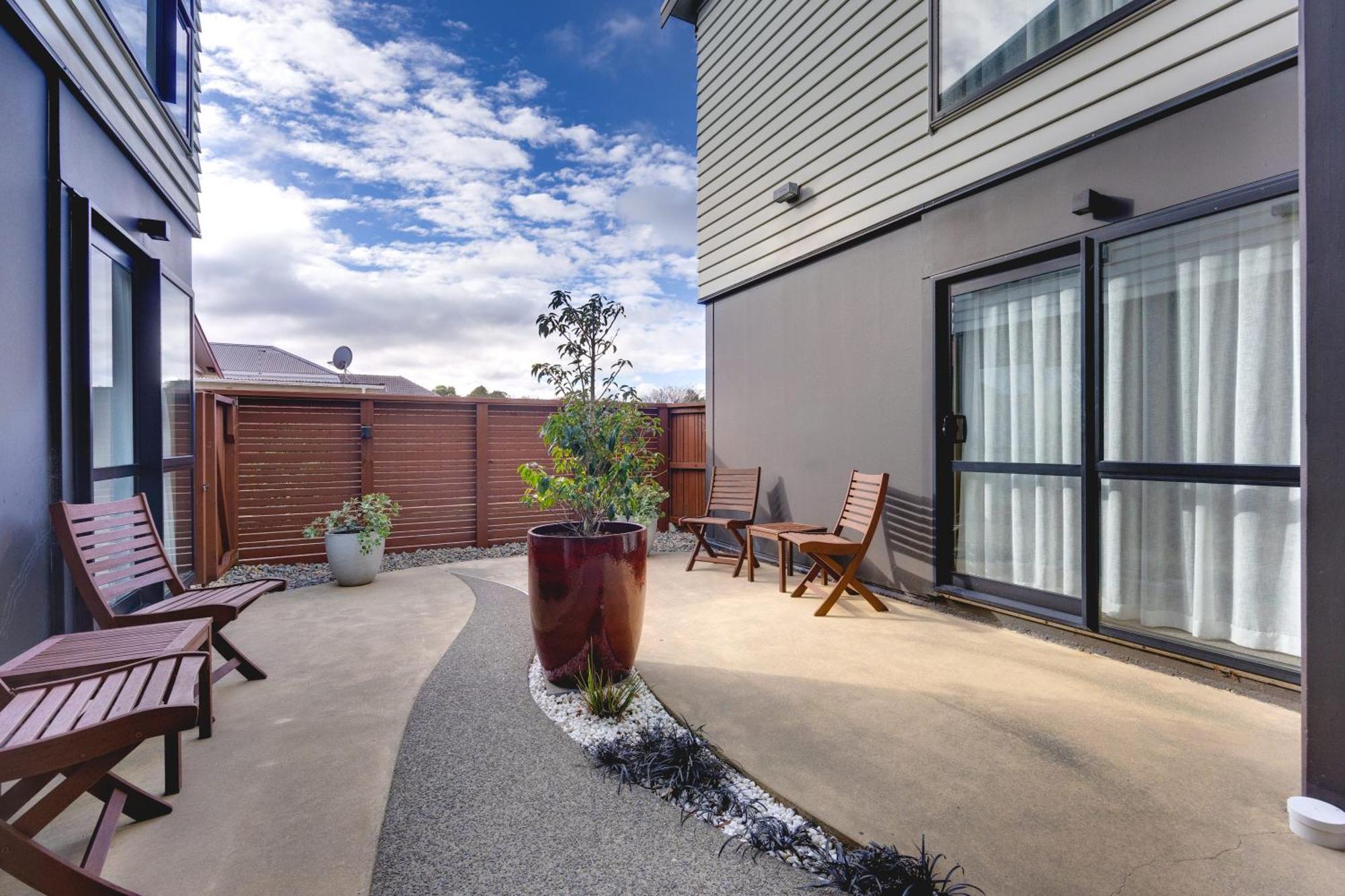 Ava Lodge Lower Hutt Exteriör bild